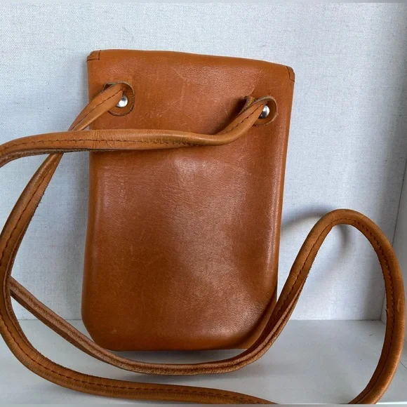 Small leather crossbody - Picture 2 of 4